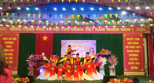 SÔI NỔI THẦY VÀ TRÒ TRƯỜNG THCS VĨNH TUY THAM GIA CÁC HOẠT ĐỘNG CHÀO MỪNG 42 NĂM NGÀY NHÀ GIÁO VIỆT NAM 20 -11